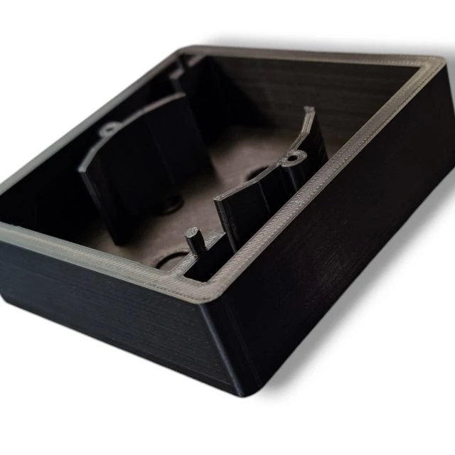 Förhöjningsram för Shelly Wall display